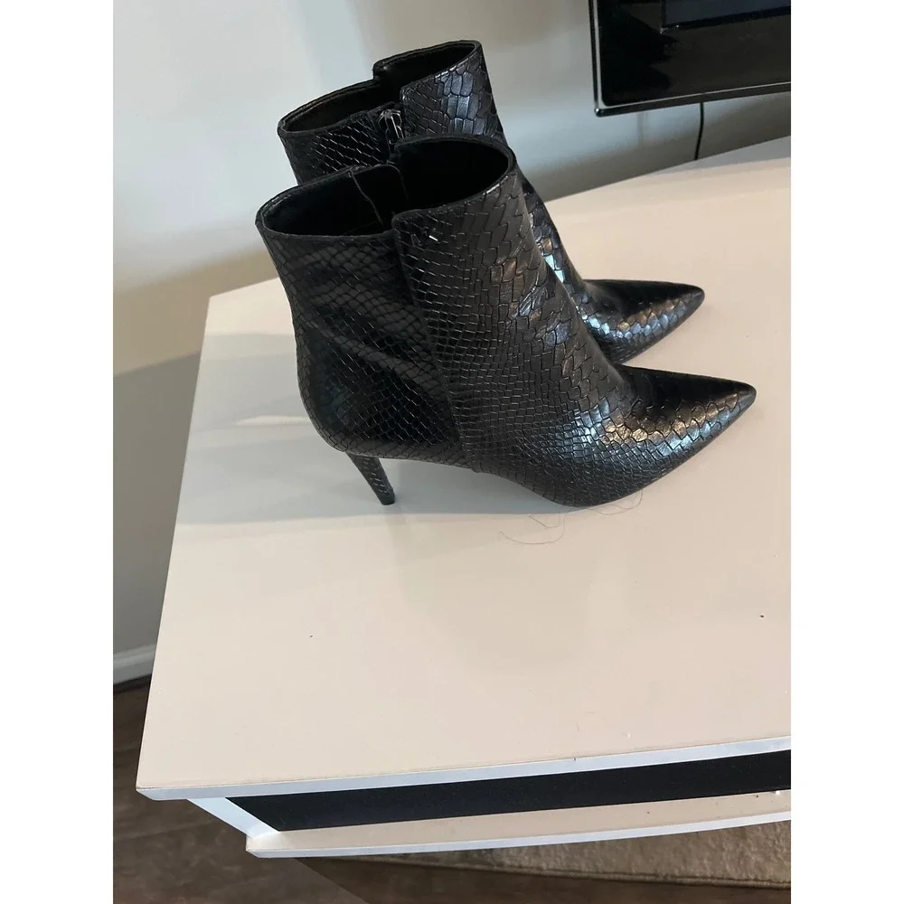 Michael Kors Black Snakeskin Embossed Pointed Toe Stiletto Ankle Boots Booties